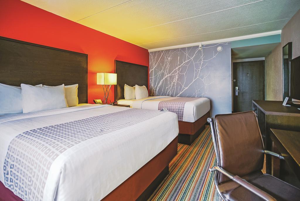 Holiday Inn & Suites Philadelphia-Runnemede/Exit 3-New Jersey Turnpike Exterior foto