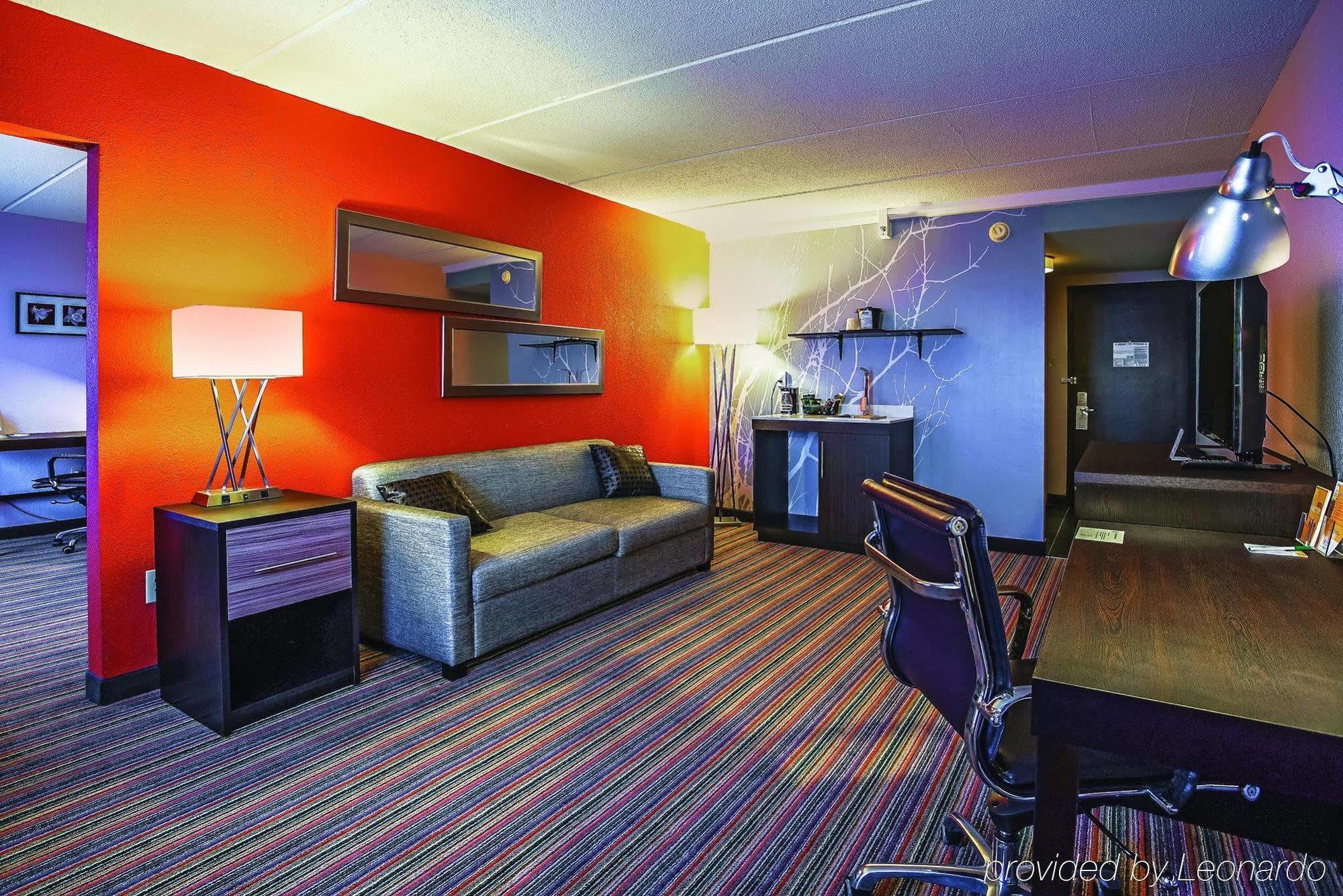 Holiday Inn & Suites Philadelphia-Runnemede/Exit 3-New Jersey Turnpike Exterior foto